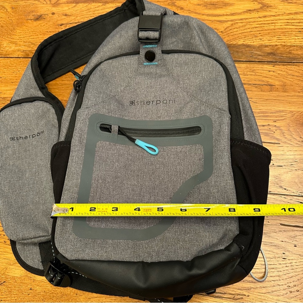 Sherpani Gray and Black Sling Bag - Picture 2 of 11